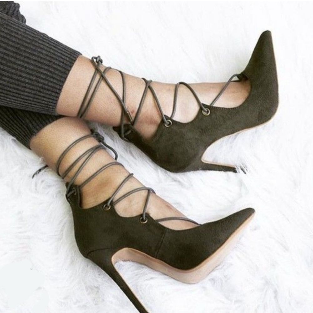Shoe Republic LA Olive Green Lace Up Pumps Size 5.5